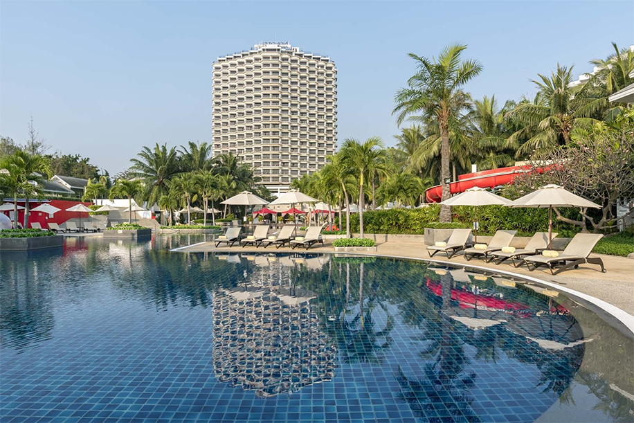 Vranda and Chirag, Novotel Hua Hin Cha-Am Beach Resort & Spa Hotel, Thailand
