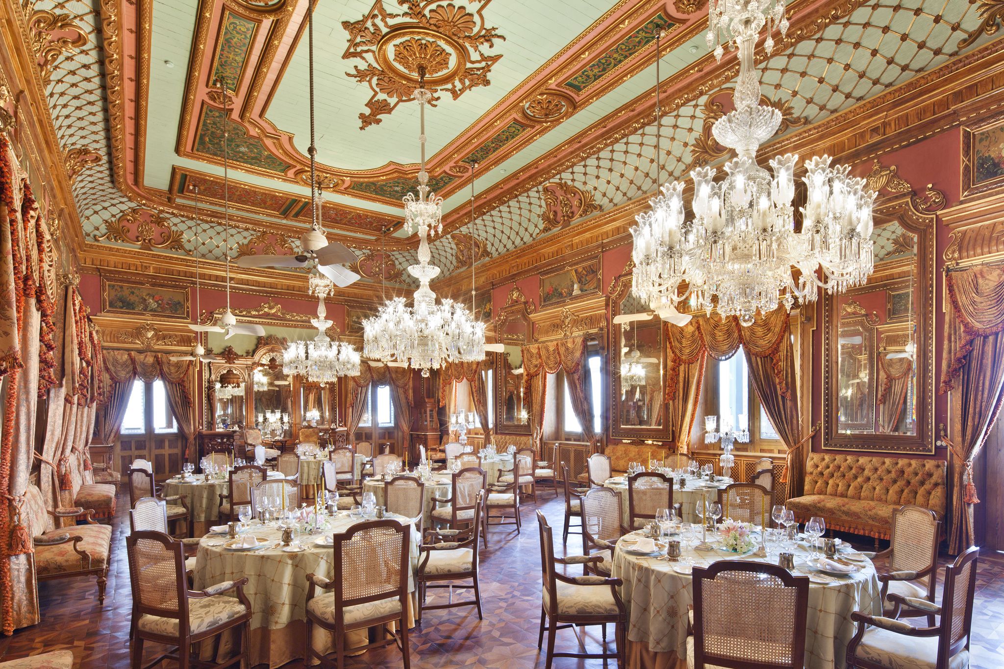 Taj Falaknuma Palace, Hyderabad | Wedding & Reception Venues, Banquet Halls  & 5 Star Hotels | WeddingSutra Favorites