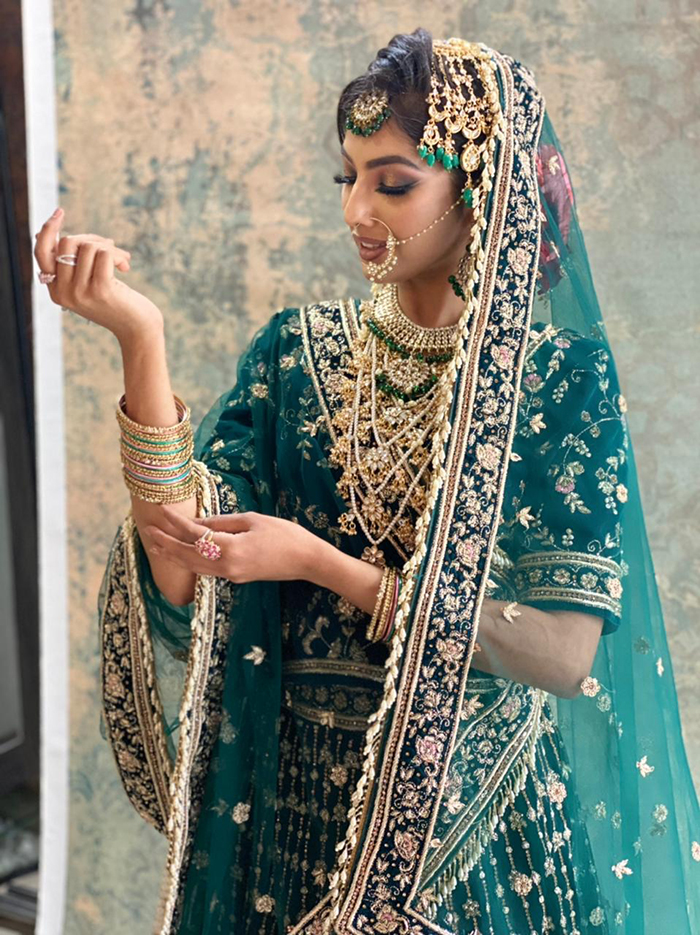 We Asked 4 Makeup Artists To Come Up With An Ideal Look For This Lehenga   WedMeGood