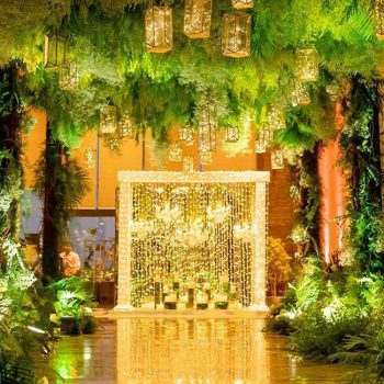 Floral installations, organic foliage and lamps – this couple’s glam cocktail party was a floral dream come true!