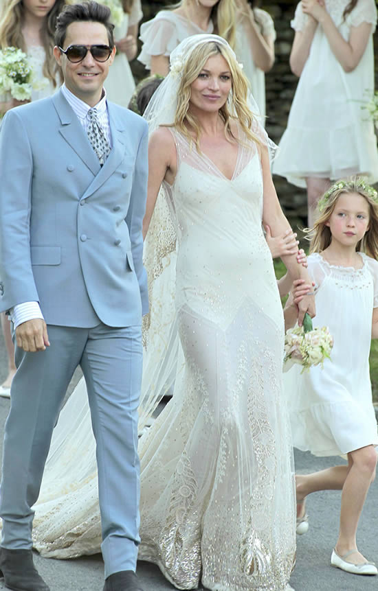 Kate Moss picks a Galliano gown for her wedding to Jamie Hince ...