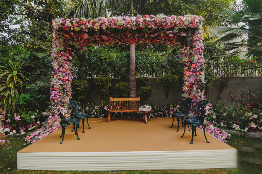 Classy Retro & Floral Wedding Decor by Devika Sakhuja Wows All at Celeb Stylist's Celebration
