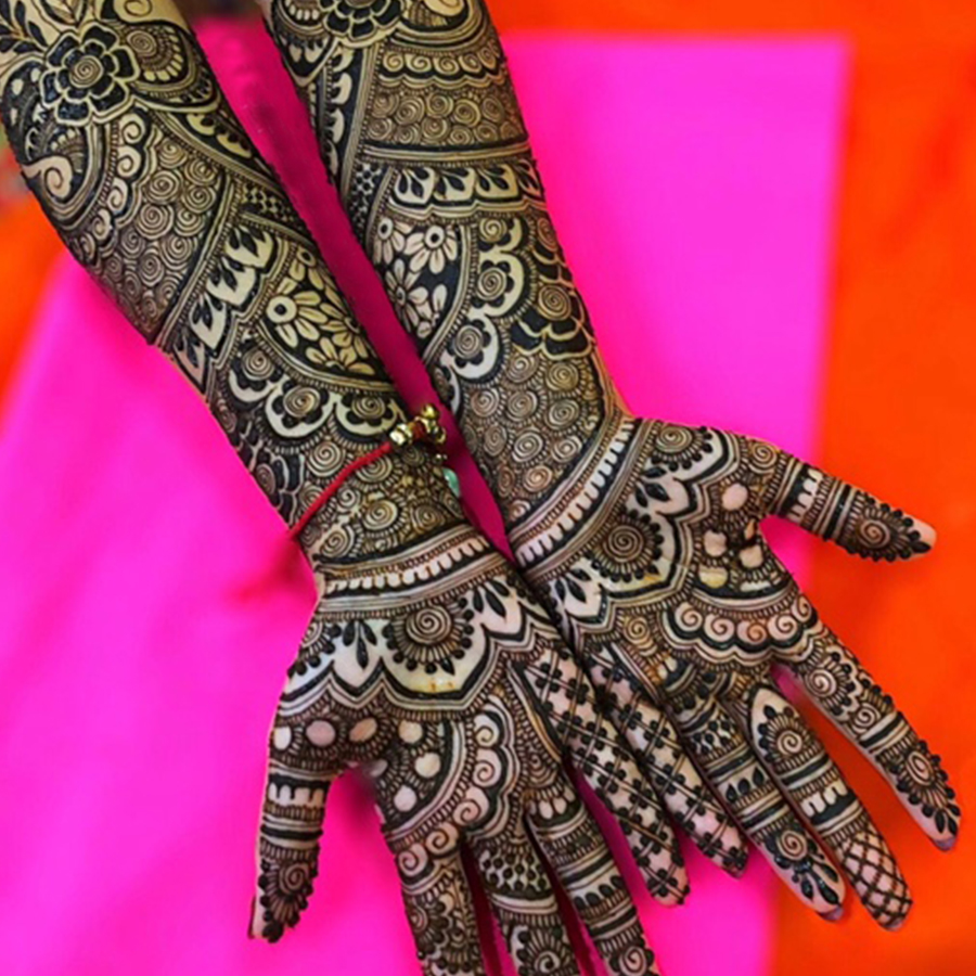 30+ Newest Bridal Mehndi Designs For Hands & Feet | WeddingBazaar