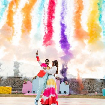 A “Halloween Night” Cocktail, a Hillside Holi, quirky wedding contracts – this wedding will bowl you over with its creative moments!