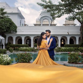 Backed by the pristine Taj Lake Palace in Udaipur, this couple’s pre-wedding photoshoot will take your breath away with its adorable moments!