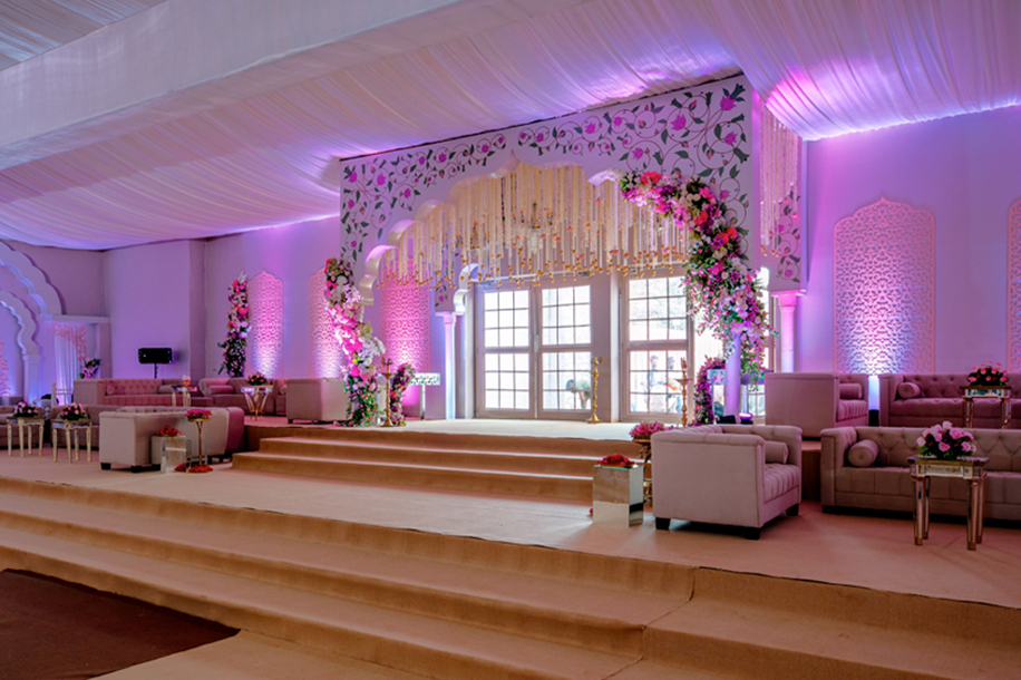A traditional wedding Vidhi, blended with contemporary elegance