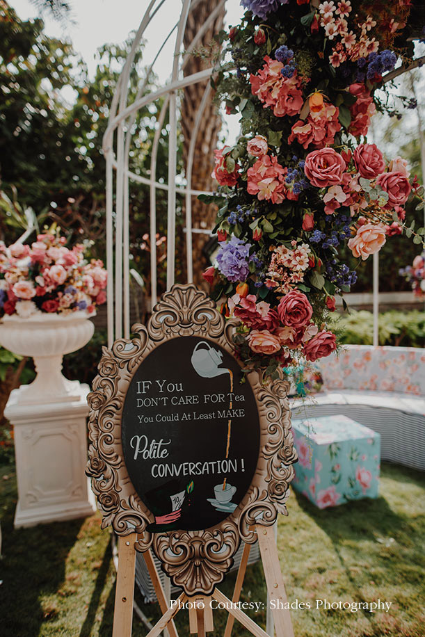 Enter the enchanting world of Alice in Wonderland with this couple's  mesmerizing mehendi decor - WeddingSutra