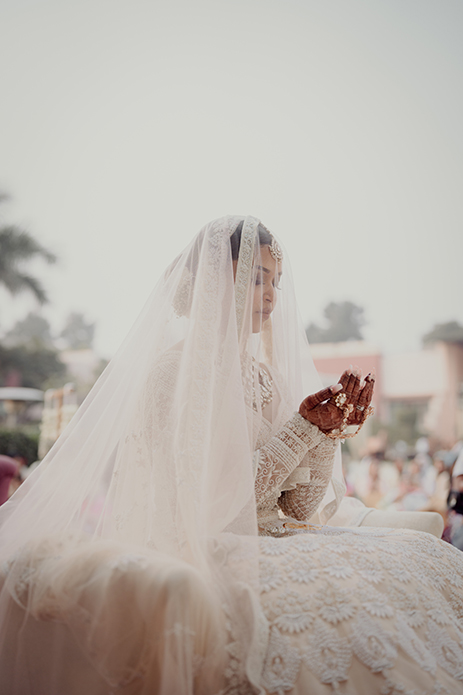 This Qatar-based couple’s Delhi wedding saw a confluence of enchanting moments and tender traditions