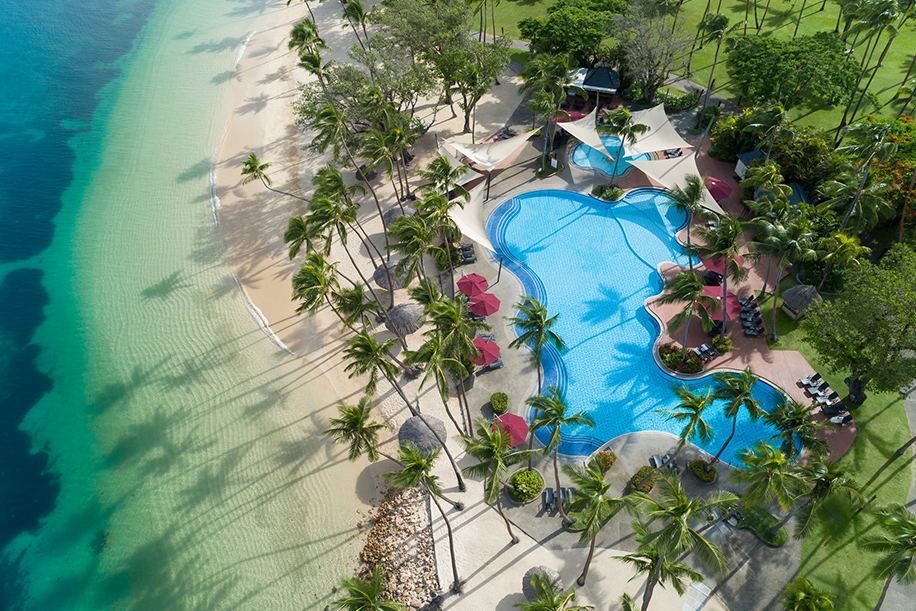 10+ romantic Fiji resorts for the ultimate honeymoon getaway