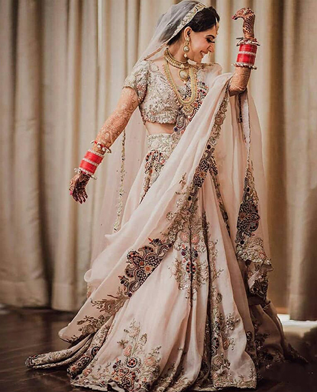 20+ real brides who stunned us in their Anamika Khanna lehengas ...