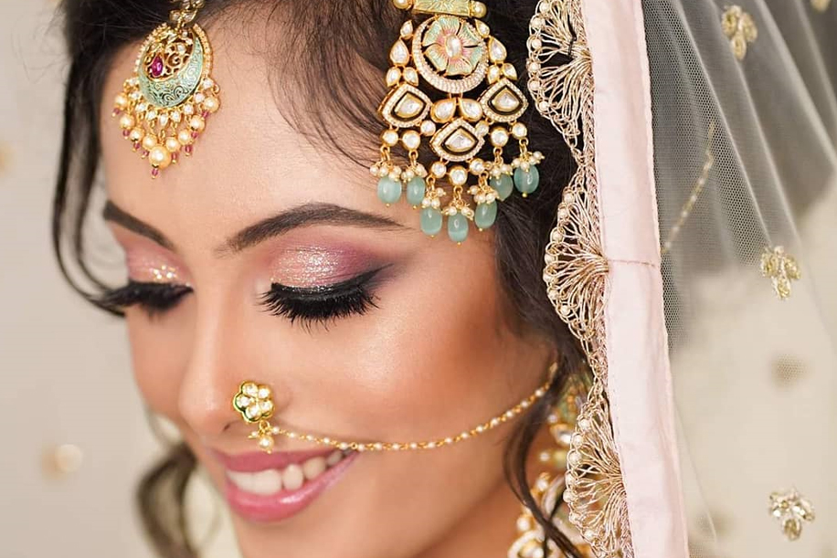 Make a statement at your intimate wedding with these colorful eye makeup  looks