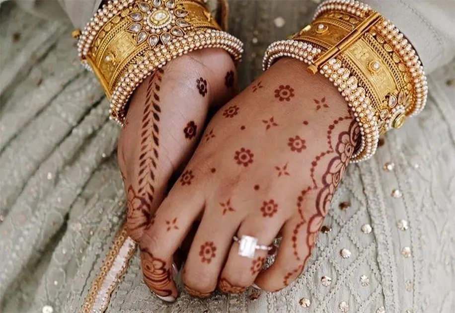 Mehndi design for minimalist bride