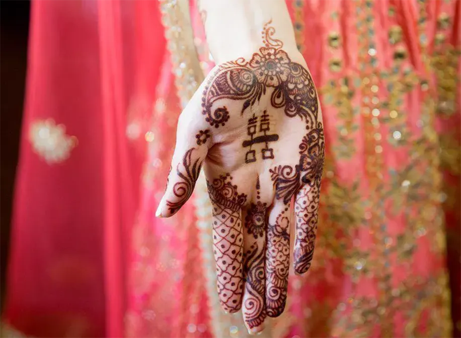 Mehndi design for minimalist bride