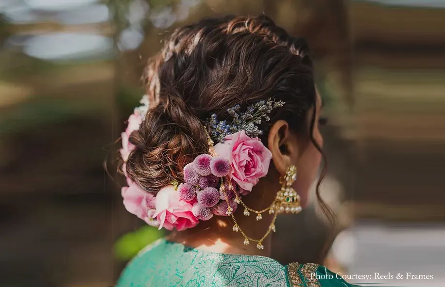 This is a traditionally hairstyle, usually in ancient times. Maharashtrian  Ladies use to tie up their hair… | Hair jewelry, Bride hair accessories,  Hair accessories