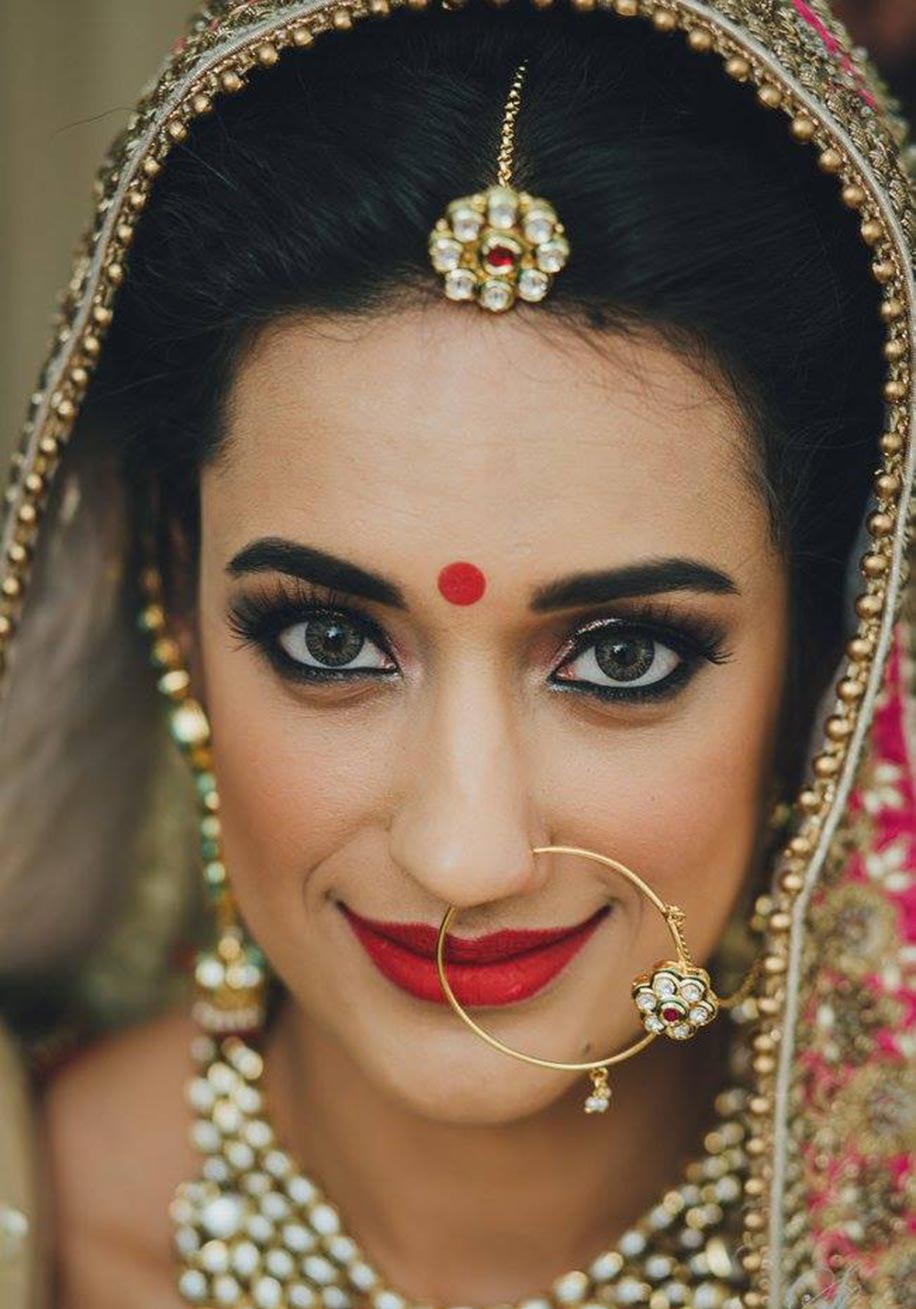 Hina Khan on Instagram: “Lehenga by @smitashaofficial Neckpiece & ring  @kohar_jewellery Mangtika @jewellerybya… | Diwali dresses, Diwali outfits,  Dress indian style
