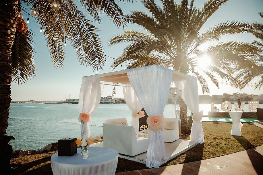 Sundowner setup at abu dhabi Sundowner setup at abu dhabi