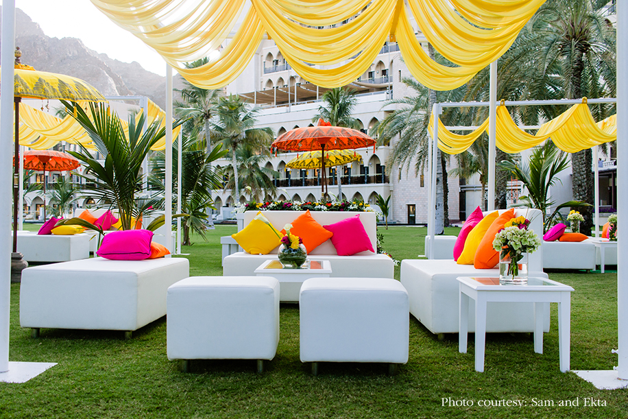 White and yellow decor in Oman