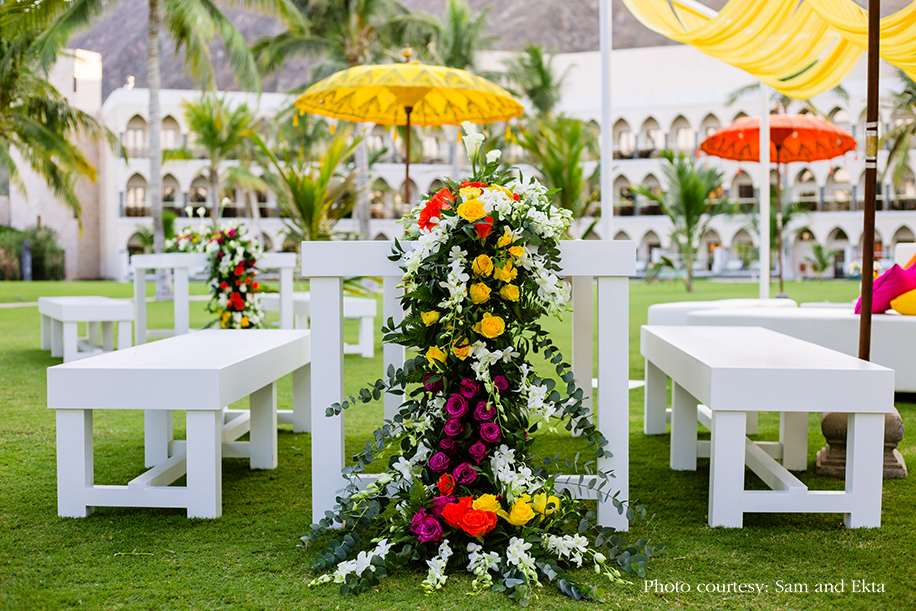 White and yellow decor in Oman