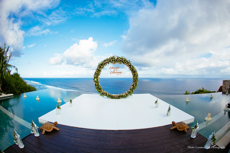 Saumya and Shatanjay, The Ungasan Clifftop Resort, Bali