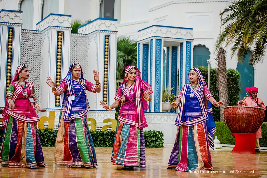 women dancing the Ghoomar