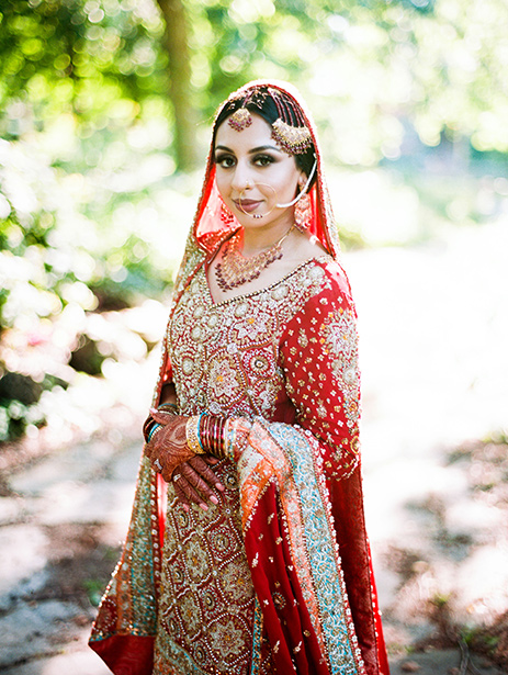 HMuslim bridal look in red lehenga