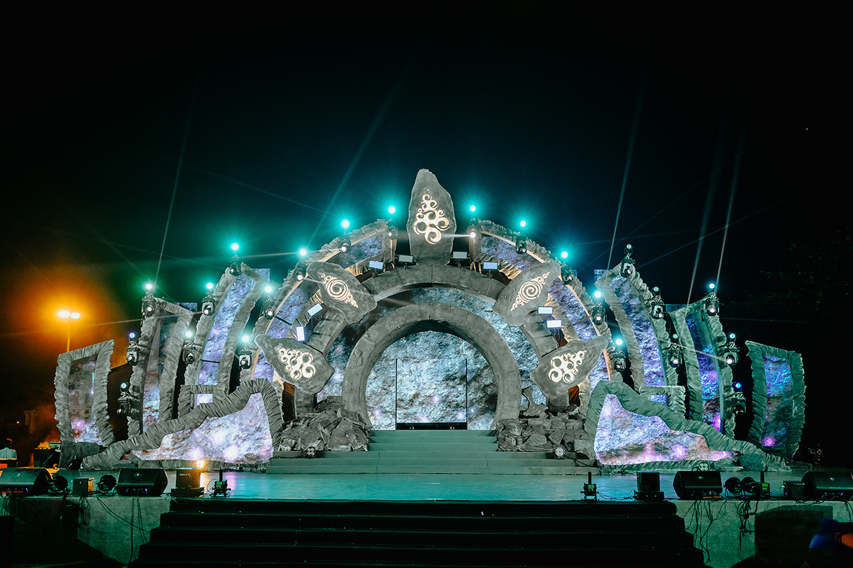 Darshini and Sourabh, Mamallapuram