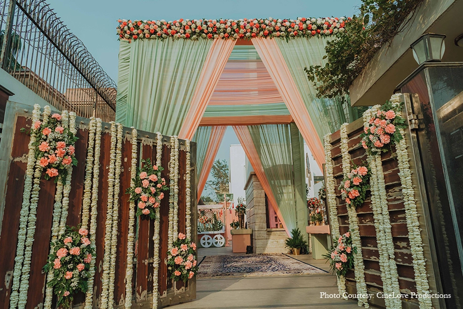 Esha and Nikunj, Delhi