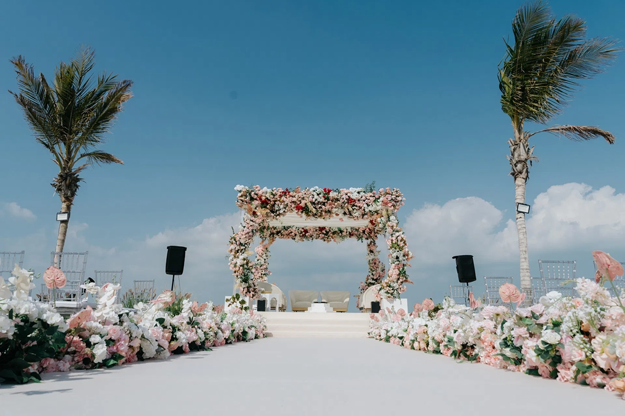 Falak and Aksh, Dubai