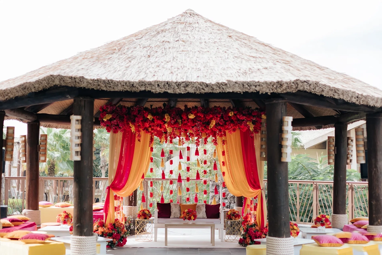 Falak and Aksh, Dubai