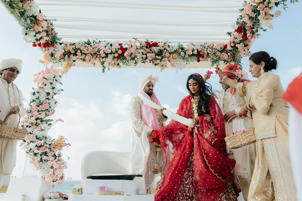 Falak and Aksh, Dubai