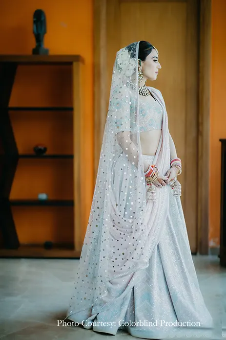Divyanka Tripathi's Bridal Messy Bun Hairstyle | Party Juda Hairstyle -  YouTube