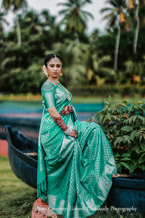 bride saree with traditional jewelry