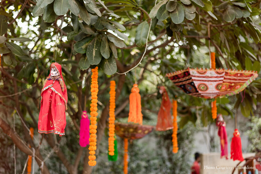 decor elements that accentuated the greenery and the trees - colors, tassels, flowers!