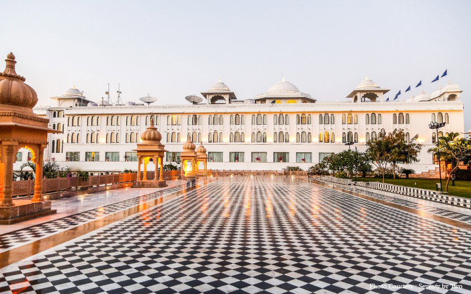 Richa and Kushal, Radisson Blu Udaipur Palace Resort & Spa