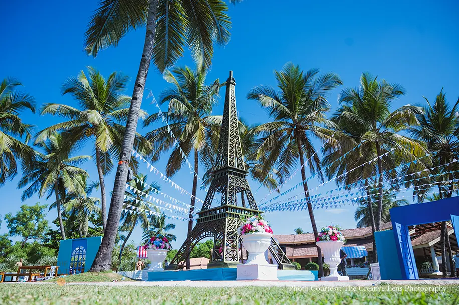 Brunch decor with installation of the Eiffel Tower