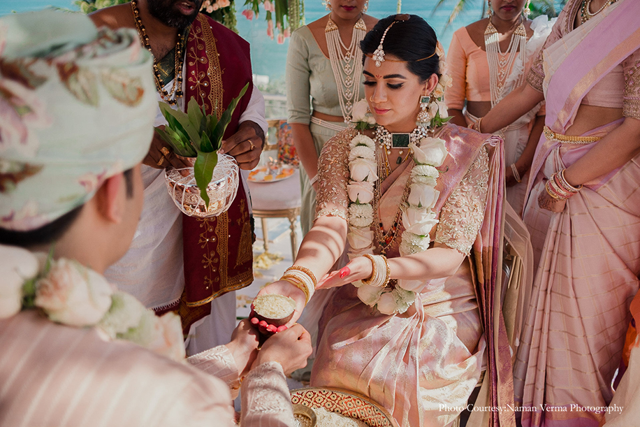 Bride in mauve silk saree with Kundan jewelry