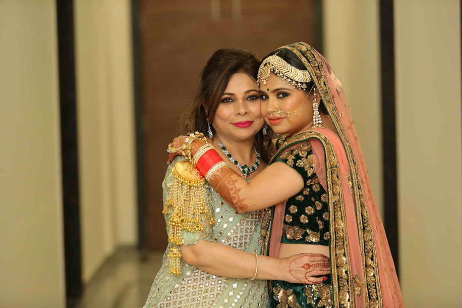 Sanya and Shalabh, Courtyard by Marriott Agra