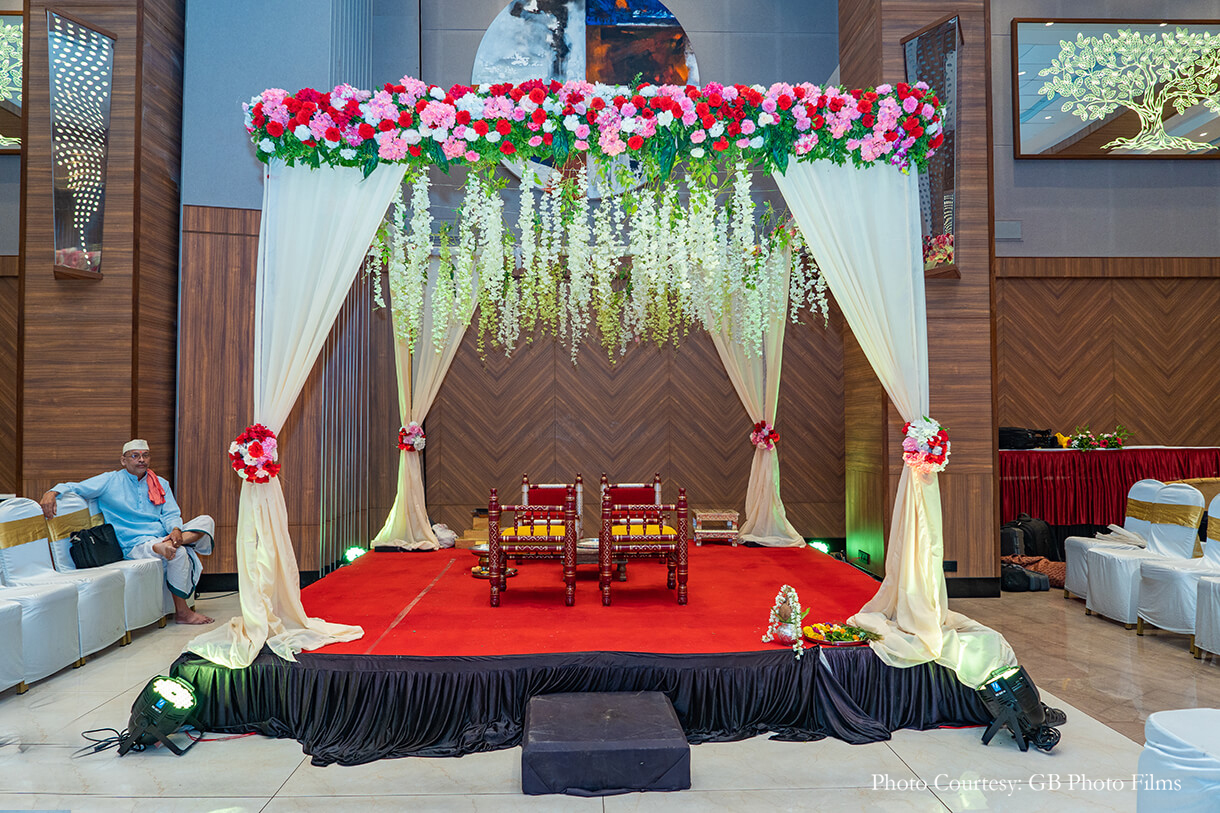 Sayali Kamat and Sarvesh Rangnekar, Pune