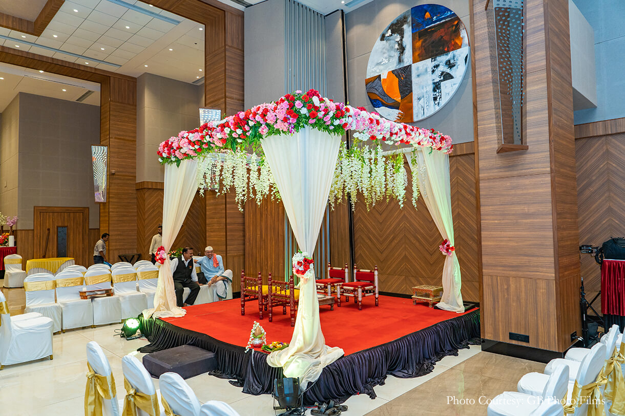 Sayali Kamat and Sarvesh Rangnekar, Pune