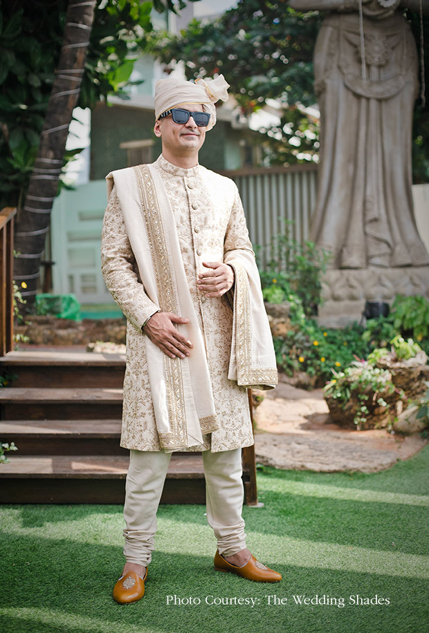 Groom's outfit for pheras
