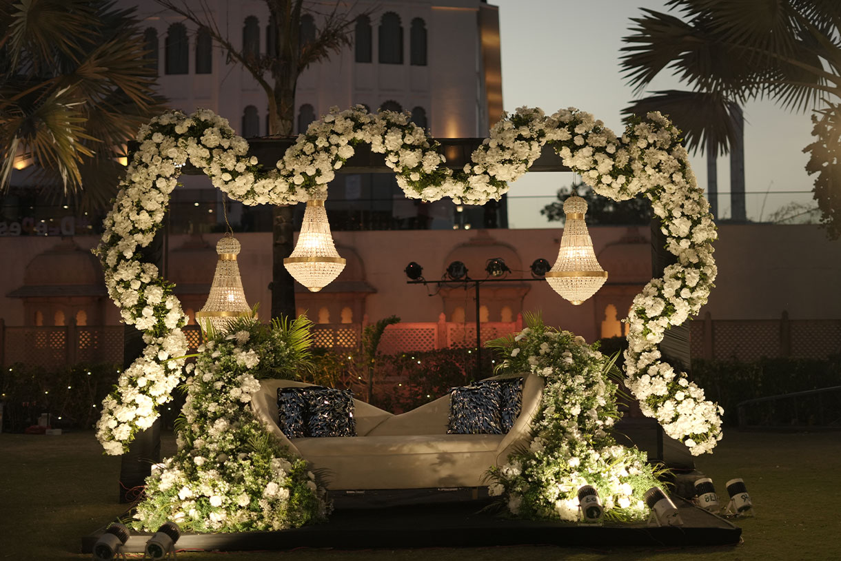 Shivika and Ashish, Radisson Blu Palace Resort & Spa, Udaipur