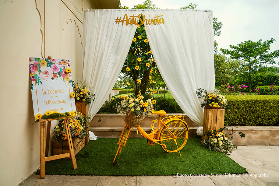Engagement and Cocktail Decor