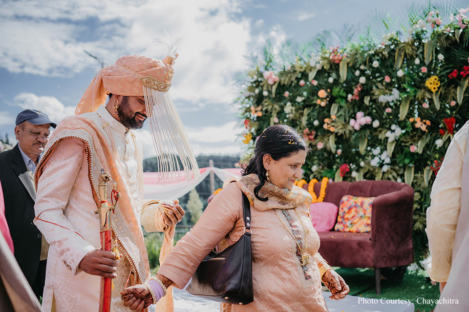 Trijya and Ankit, de Exotica Crest Resort & Spa, Shimla