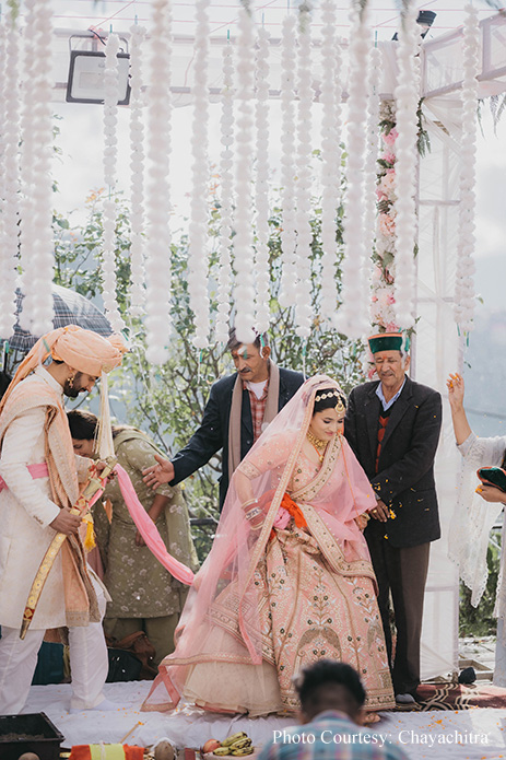 Trijya and Ankit, de Exotica Crest Resort & Spa, Shimla
