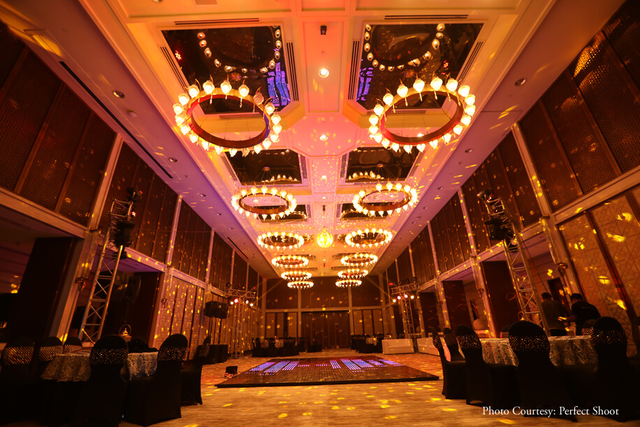 Elegant natural accents and an infinity dance floor were highlights of this lively sangeet