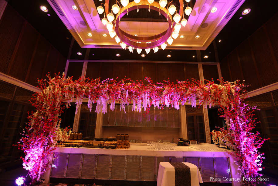 Elegant natural accents and an infinity dance floor were highlights of this lively sangeet