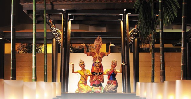 Thai-Dance-Performance-Salathip