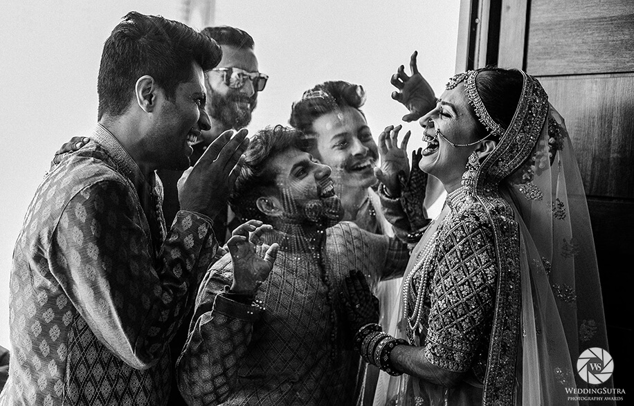 Friends and Family Portrait by Story Weavers - WeddingSutra Photography Awards 2018