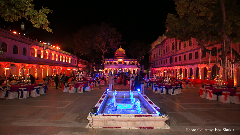This Udaipur Wedding in the Middle of Lake Pichola Will Take Your Breath Away
