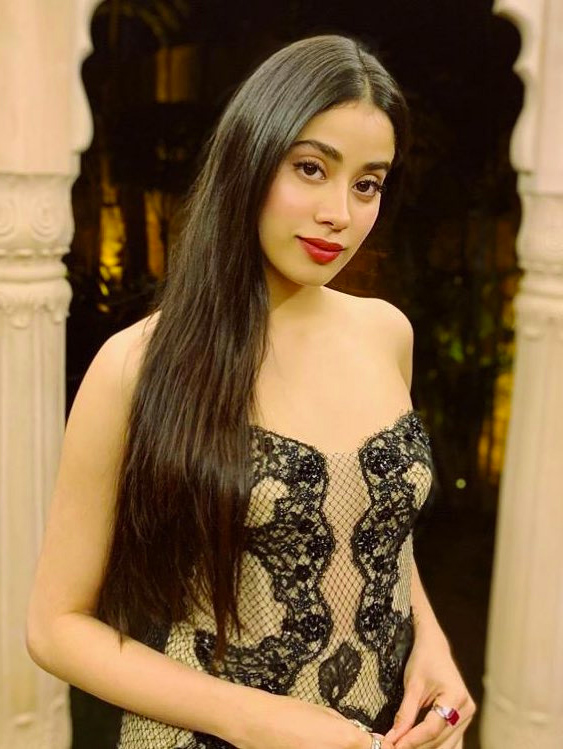 Janhvi Kapoor in Reema Acra